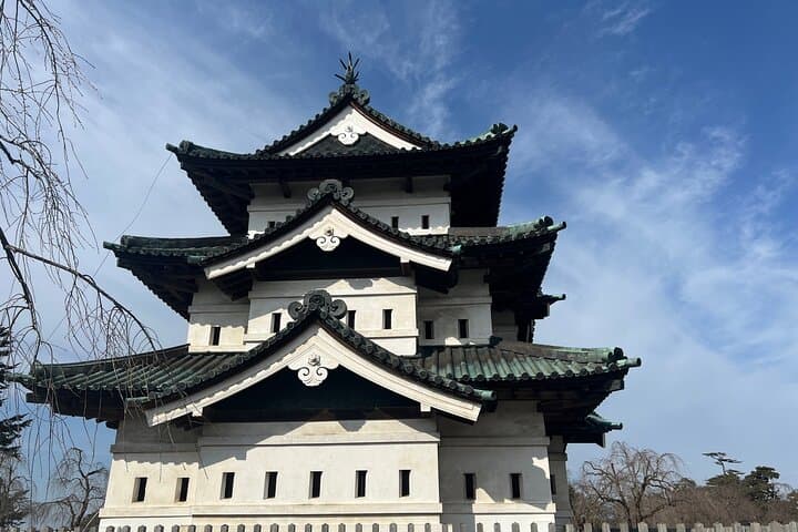 Half-Day Hirosaki Castle and Samurai house Tour with Guide — photo 8