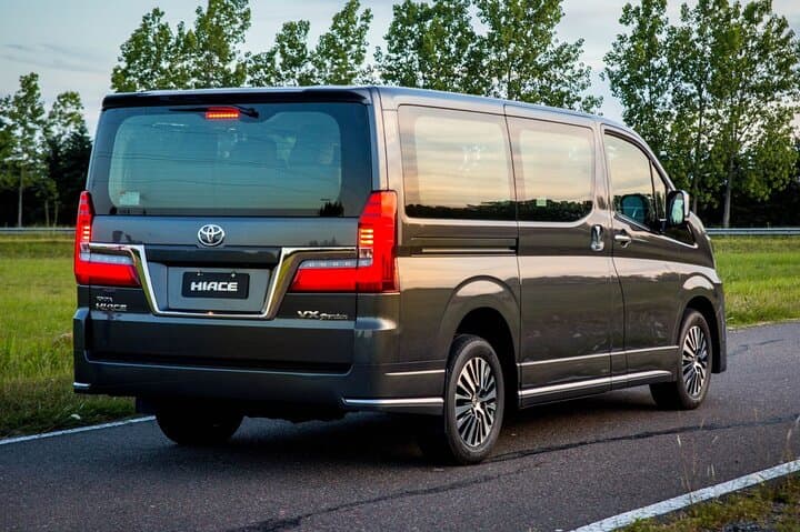 Private Transfer from Tokyo City to Narita Airport NRT by van — photo 4