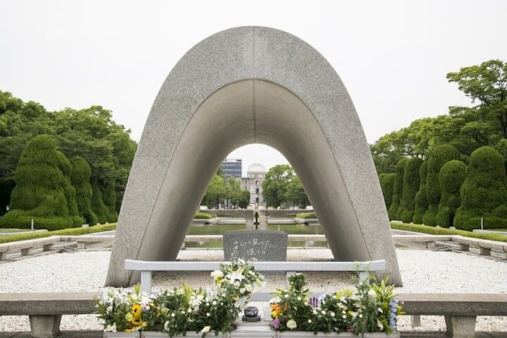 Private Sightseeing Walking Tour in Hiroshima with a Guide — photo 6