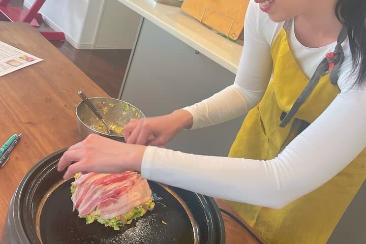 Small-Group Osaka-Style Okonomiyaki Cooking Class — photo 2