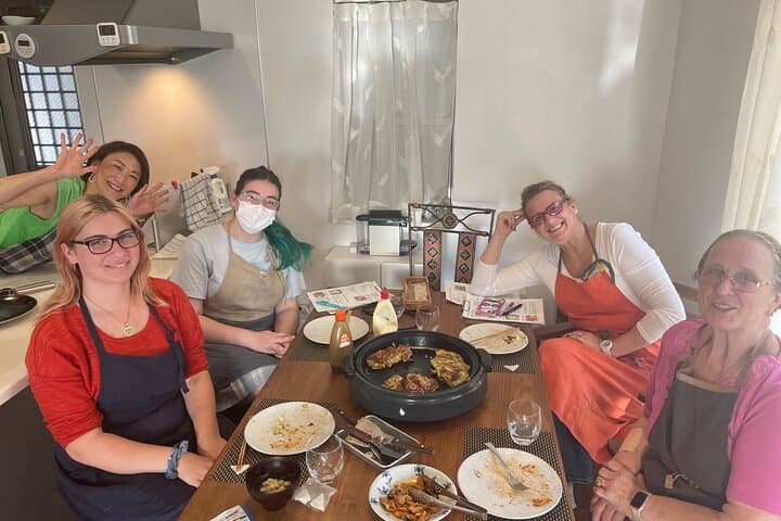 Small-Group Osaka-Style Okonomiyaki Cooking Class — photo 3