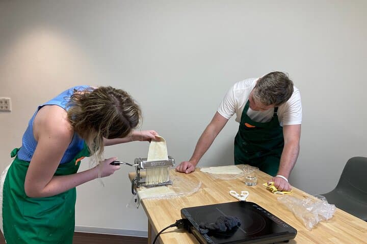 Ramen Cooking Class in Osaka Dotonbori with Sushi or Gyoza Option — photo 7