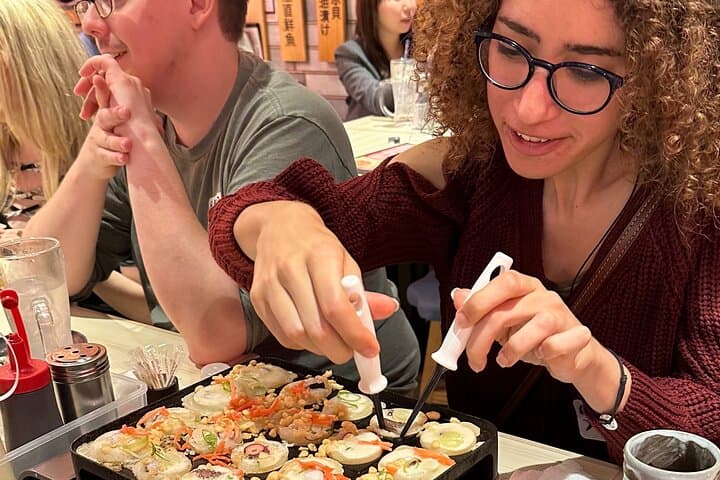 Takoyaki Party & Shinjuku Night Tour in Tokyo ※Unlimited Drinks — photo 4