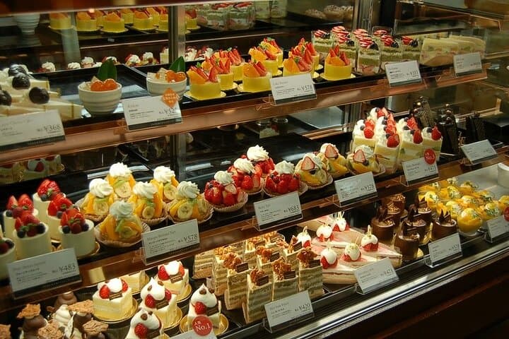 Kyoto Nishiki Market & Depachika: 2-hours Food Tour with a Local — photo 3