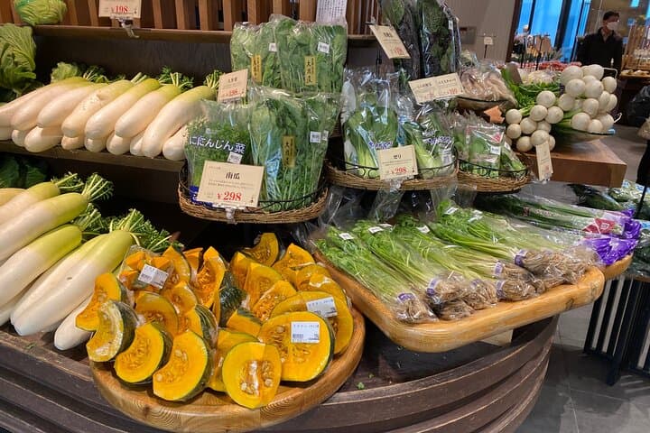 Vegan Edible Flower Sushi Making and Vegetable Tour in Kyoto — photo 2