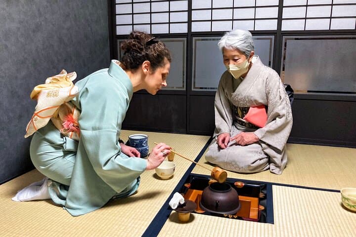 Kyoto Tea Ceremony with Kimono near Imamiya Jinjya Shrine — photo 5