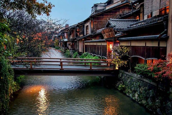 Takashi's local food adventure through Gion Kyoto tips of Ramen — photo 5