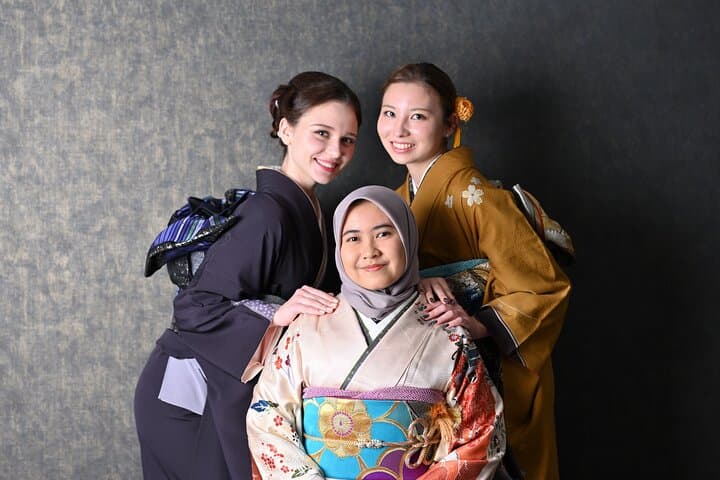Hiroshima Kimono Rental and Photo Shoot — photo 8