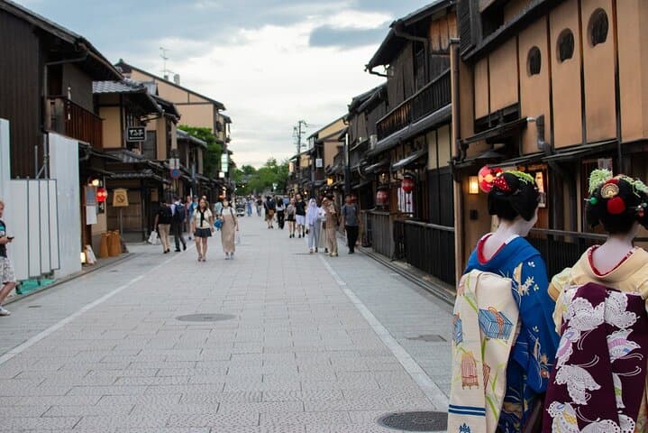 Takashi's local food adventure through Gion Kyoto tips of Ramen — photo 11