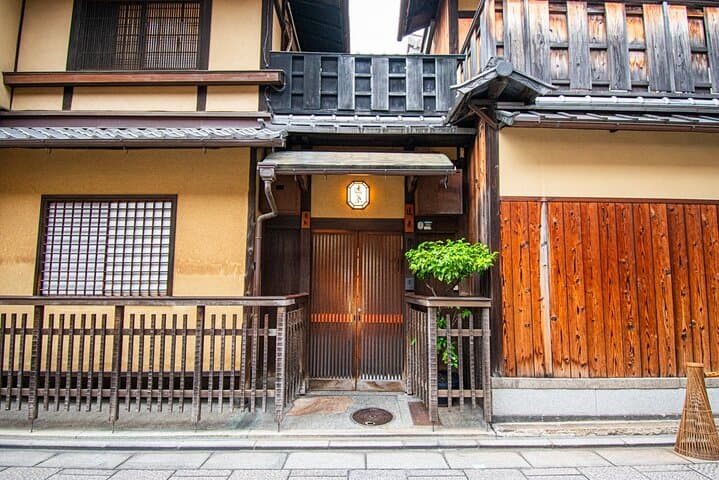 Takashi's local food adventure through Gion Kyoto tips of Ramen — photo 9