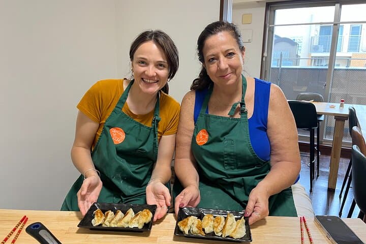 Ramen Cooking Class in Osaka Dotonbori with Sushi or Gyoza Option — photo 8