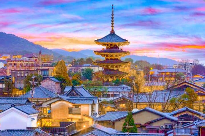 Takashi's local food adventure through Gion Kyoto tips of Ramen — photo 10