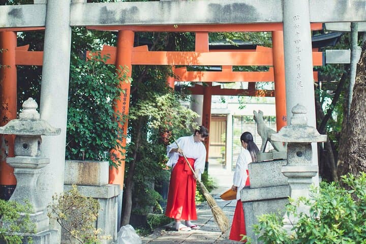 Miko Small Group Experience at Takenobu Inari Jinja Shrine — photo 3