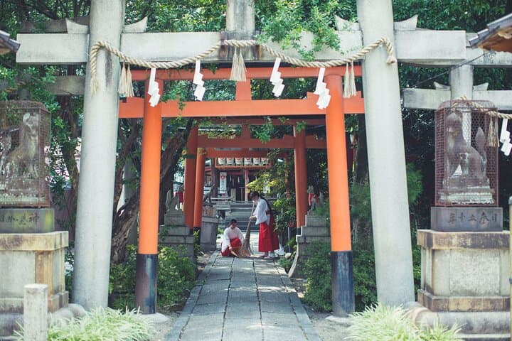 Miko Small Group Experience at Takenobu Inari Jinja Shrine — photo 5