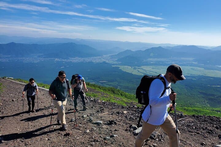 Private Trekking Experience up to 7th station in Mt. Fuji by Car — photo 10