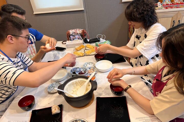 Kimono experience and Japanese home-cooking lesson Osaka Umeda — photo 5