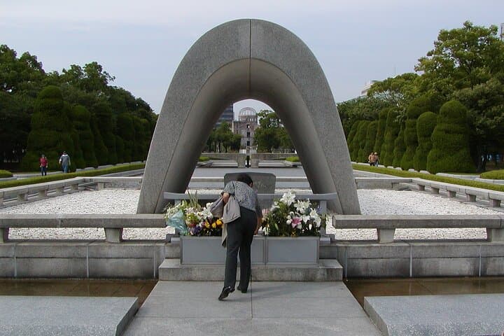 1-Day Private Sightseeing Tour in Hiroshima and Miyajima Island — photo 3