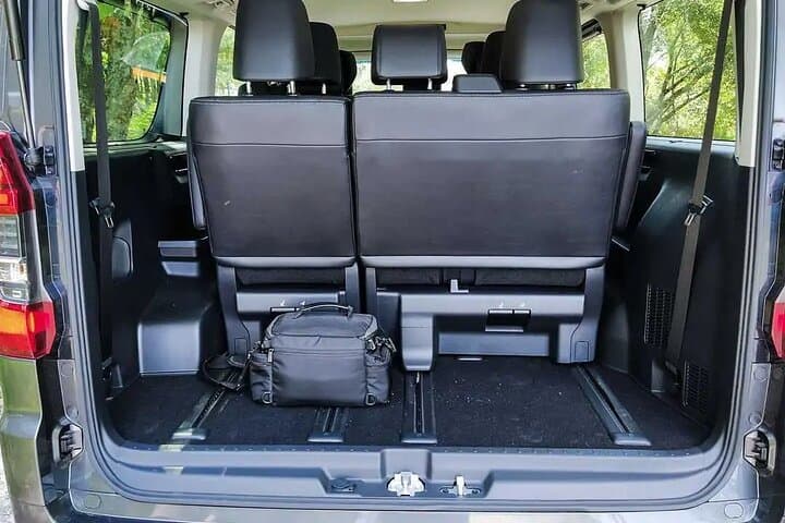 Private Transfer from Tokyo City to Narita Airport NRT by van — photo 6
