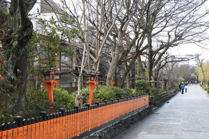 2 Hour Guided Gion Tour: Explore Kyoto’s Historic Geisha District — photo 10