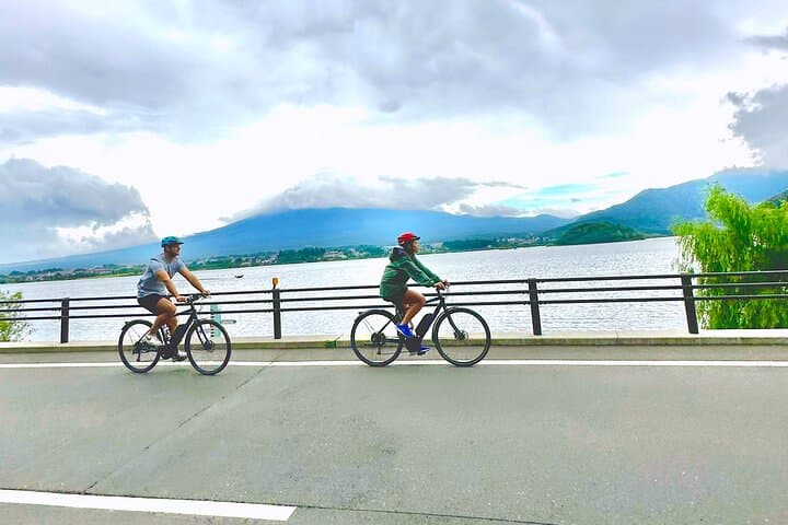 Lake Kawaguchi Explorer: E-Bike Guided Tour — photo 11