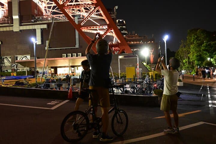 2-Hour Tokyo Night Bike Tour: Shibuya, City Lights & Tokyo Tower — photo 19