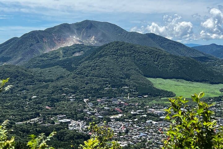 Traverse Outer Rim of Hakone Caldera and Enjoy Onsen Hiking Tour — photo 4