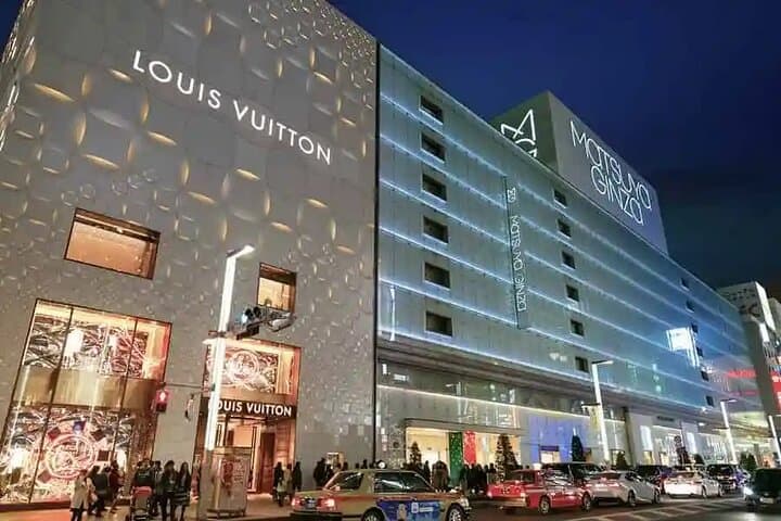 Shopper's Dream: Private Tokyo Shopping Tour in Luxury SUV — photo 3