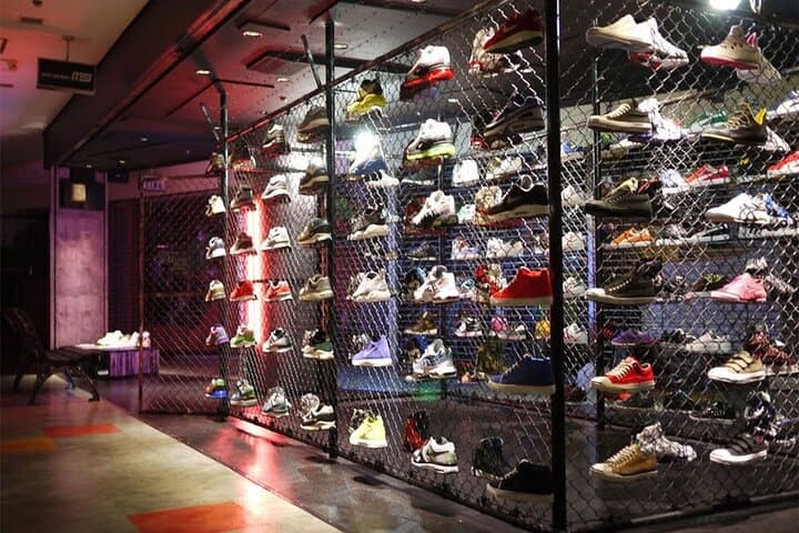 Shopper's Dream: Private Tokyo Shopping Tour in Luxury SUV — photo 4