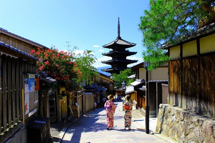 Private Kyoto Custom Guided Tour with Complimentary Photography — photo 4