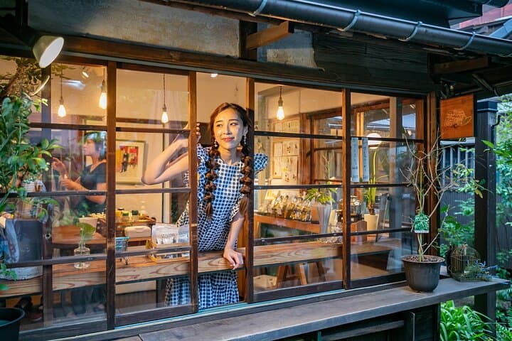 Private Food Tour in Downtown Yanesen and Nezu Shrine — photo 1