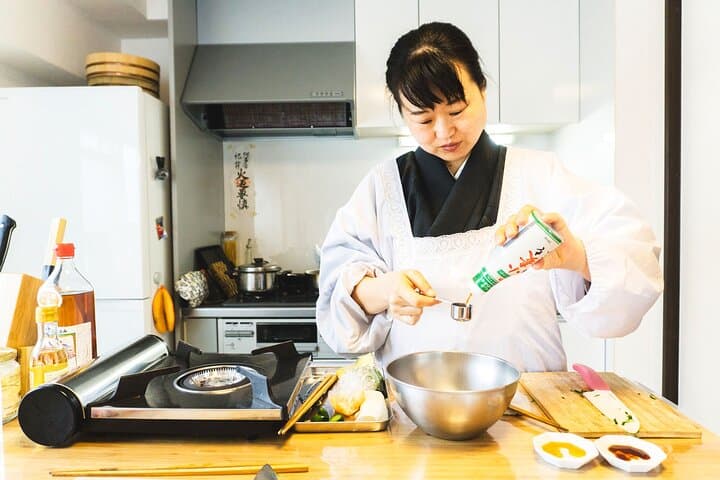 Private Japanese Cooking Class in Osaka with Culinary Expert Yoko — photo 6