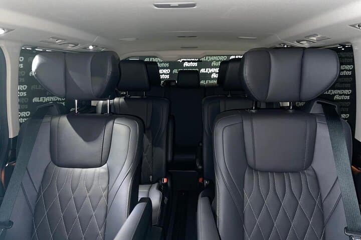 Tokyo by Yourself with English Speaking driver by Van -4 or 8 hrs — photo 5