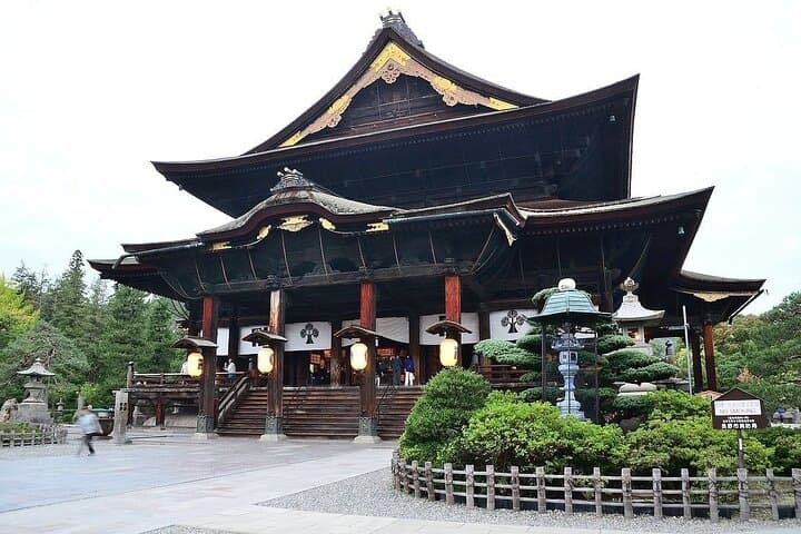 1-Day Private Snow Monkey ZenkoJi Temple & SakeTasting NaganoTour — photo 12