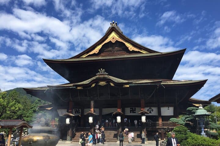 1-Day Private Snow Monkey ZenkoJi Temple & SakeTasting NaganoTour — photo 17