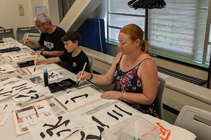 Private Calligraphy class and Tokyo Great Buddha area walking — photo 3