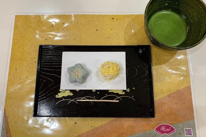 Kyoto Sweets and Green Tea Making and Town Walk. — photo 1