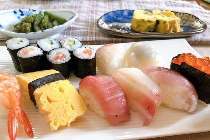 Experience Sushi Making Class in Tokyo — photo 1