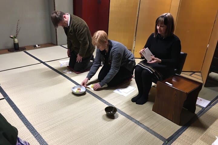 Japanese Style Room Tea Ceremony Class in Marugamemachi — photo 6