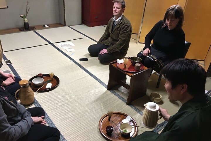 Japanese Style Room Tea Ceremony Class in Marugamemachi — photo 10