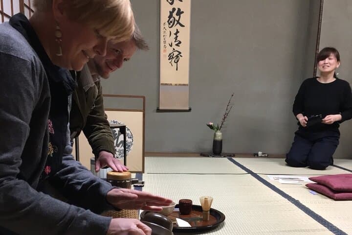 Japanese Style Room Tea Ceremony Class in Marugamemachi — photo 11