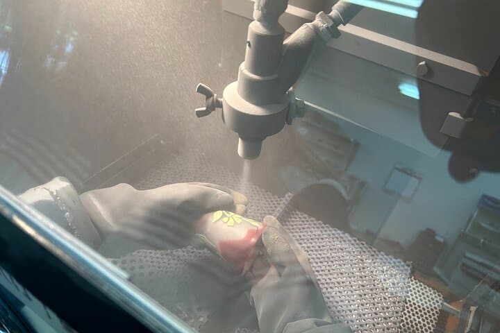 Handmade Japanese Glass Art Sandblasting Workshop in Tokyo — photo 9