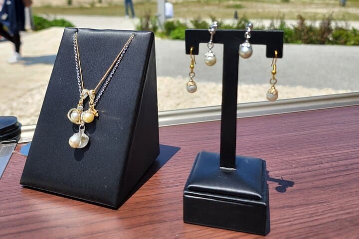 Experience Extracting Pearls From Akoya Oysters　osaka — photo 8