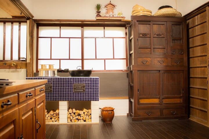 Cook in Kimono at a Century-Old Japanese Kitchen — photo 4