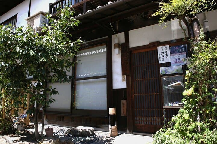 Special Ikebana Experience Guided by an Ikebana Master, Mrs. Inao — photo 9