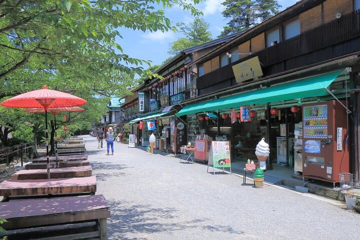Private Cultural Walking Tour in Kanazawa Heritage Districts — photo 2