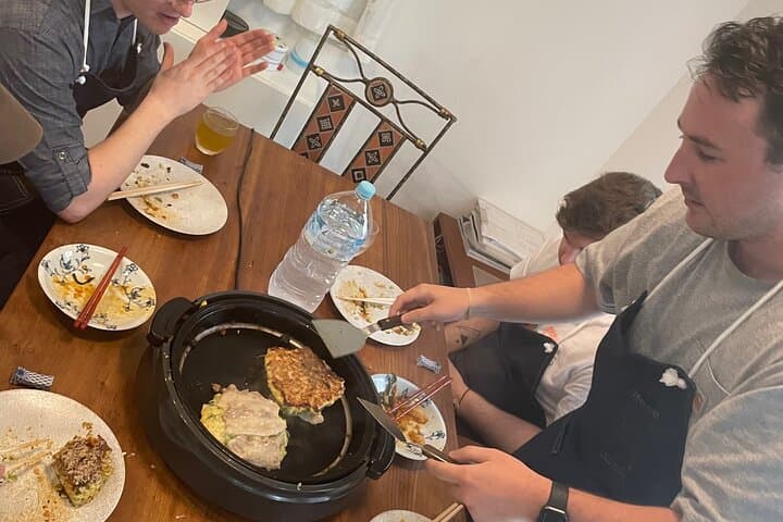 Small-Group Osaka-Style Okonomiyaki Cooking Class — photo 10