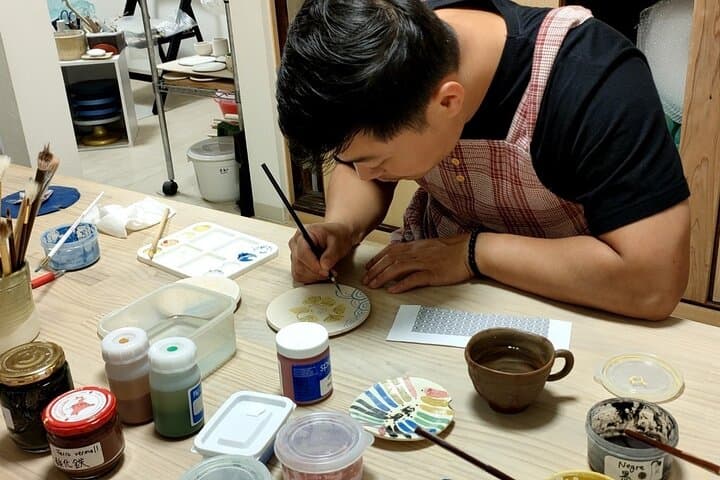 2 Hours Private Painting of Ceramics in Osaka — photo 8