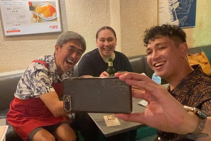 Tokyo Harajuku Night Pub Crawl with Locals – Snack Bars & Karaoke — photo 5