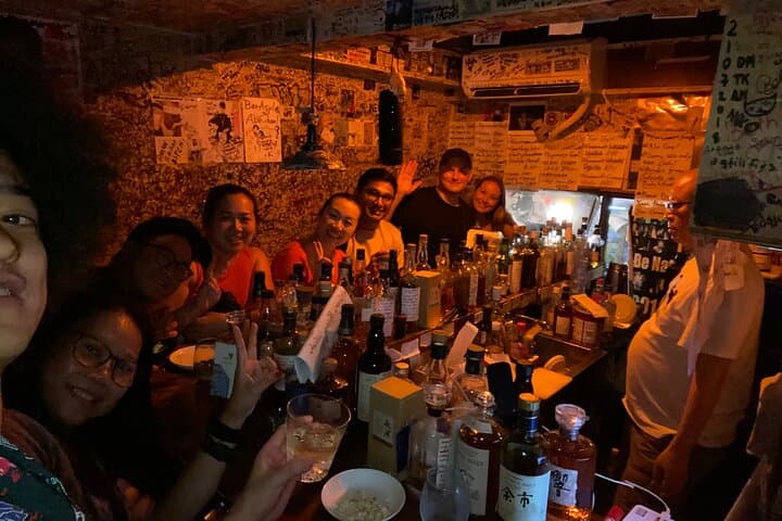 Bar Hopping Tour with a local Guide in Shinjuku — photo 18