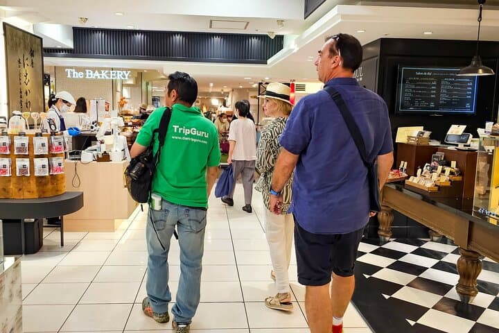 Kyoto Nishiki Market & Depachika: 2-hours Food Tour with a Local — photo 11